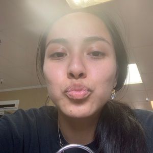 Meet your Posher, Mayra